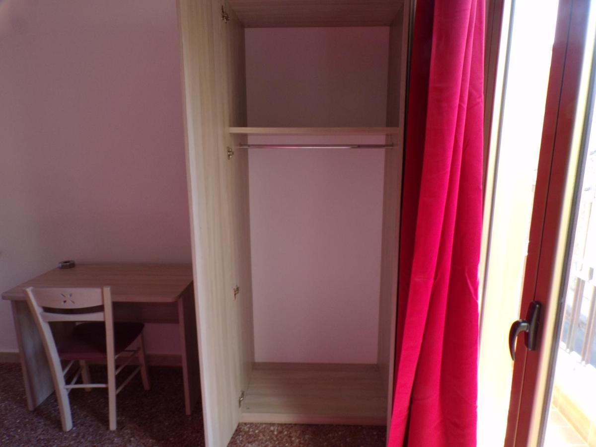 Nuova Aurora Rent Rooms Roccalumera Exterior photo