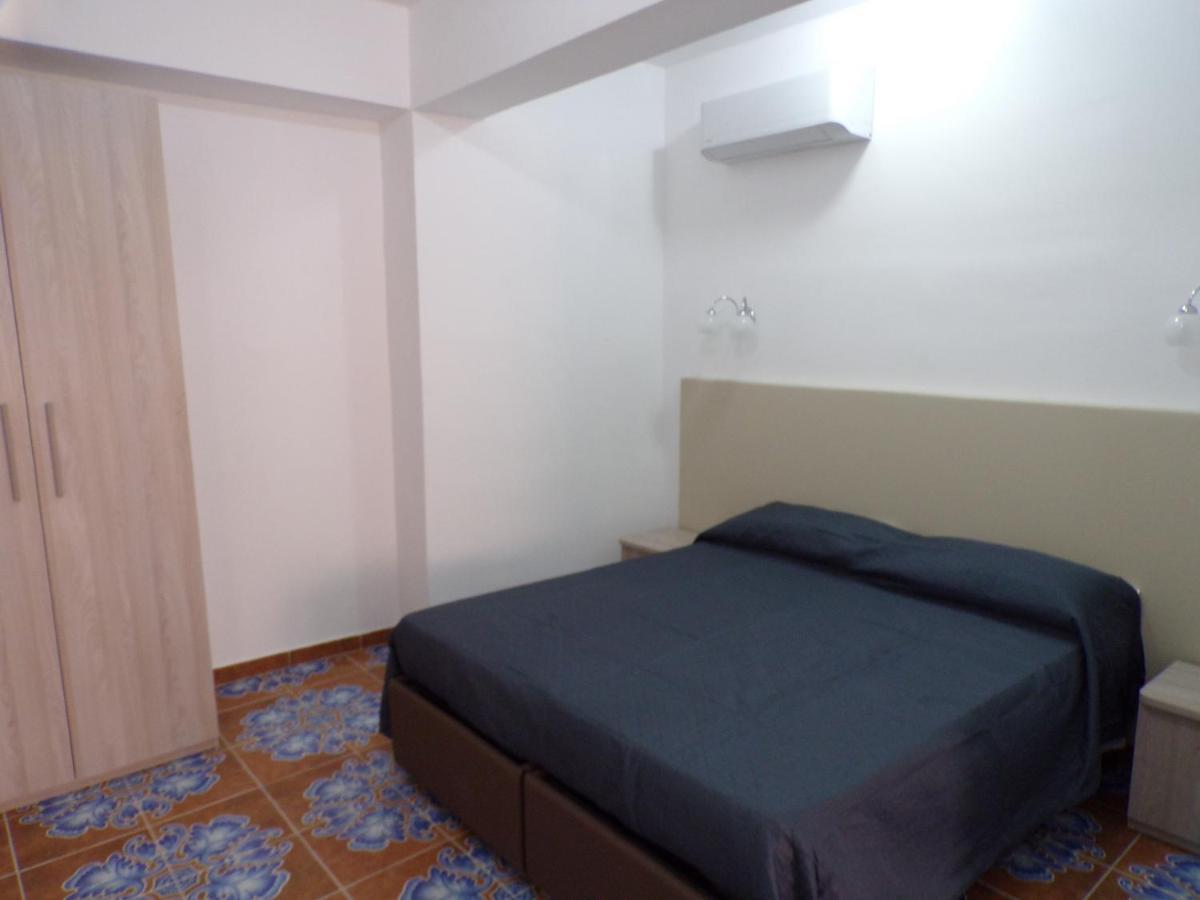 Nuova Aurora Rent Rooms Roccalumera Exterior photo