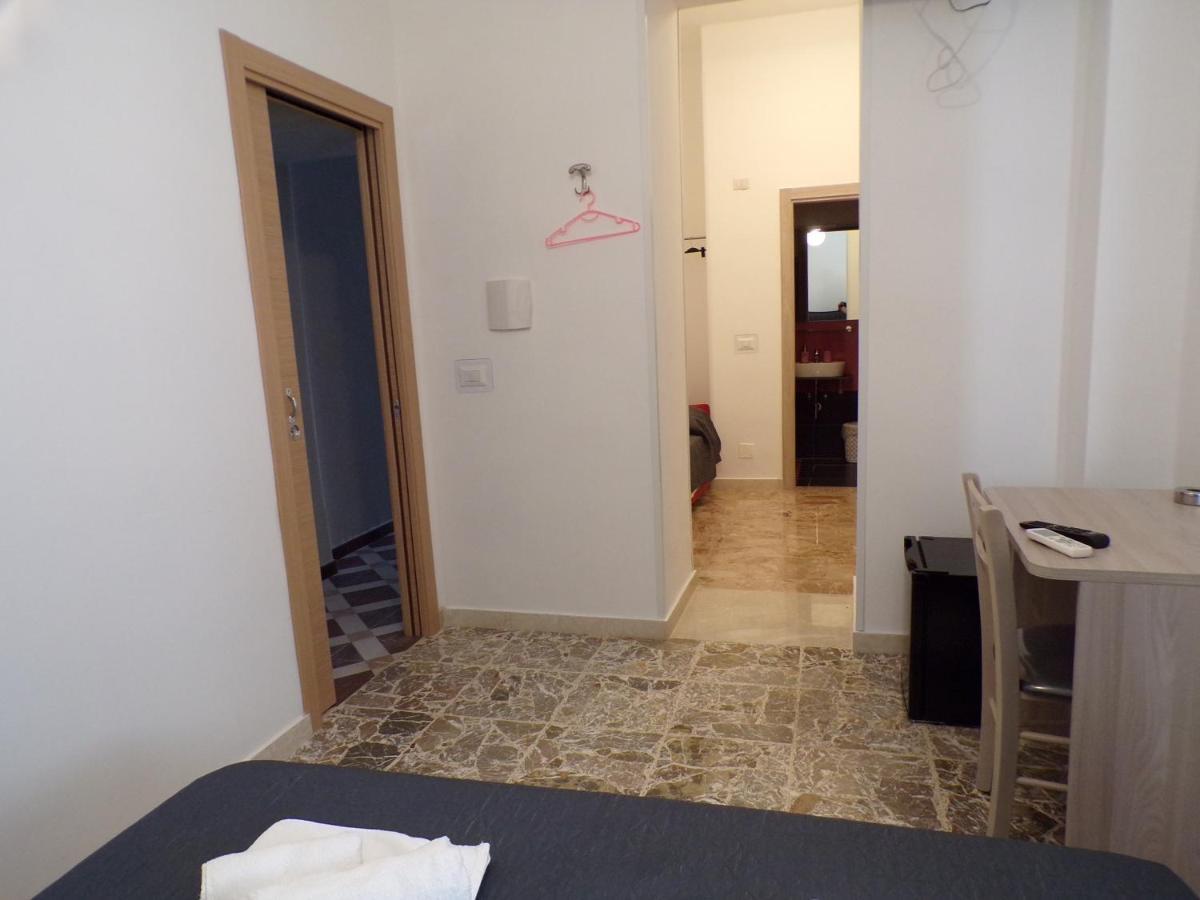 Nuova Aurora Rent Rooms Roccalumera Exterior photo